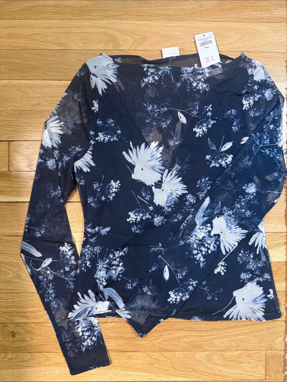 Abercrombie Long Sleeve Navy Floral Mesh Top - Picture 2 of 3